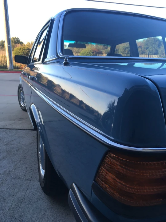 1982 Mercedes-Benz W123 Sedan - Image 14 of 31