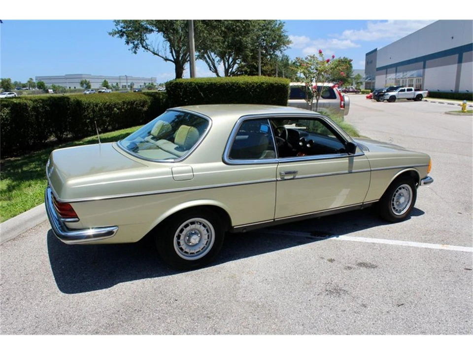 1982 Mercedes-Benz W123 Coupe (C123) - Image 13 of 31