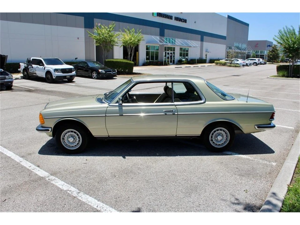 1982 Mercedes-Benz W123 Coupe (C123) - Image 23 of 31
