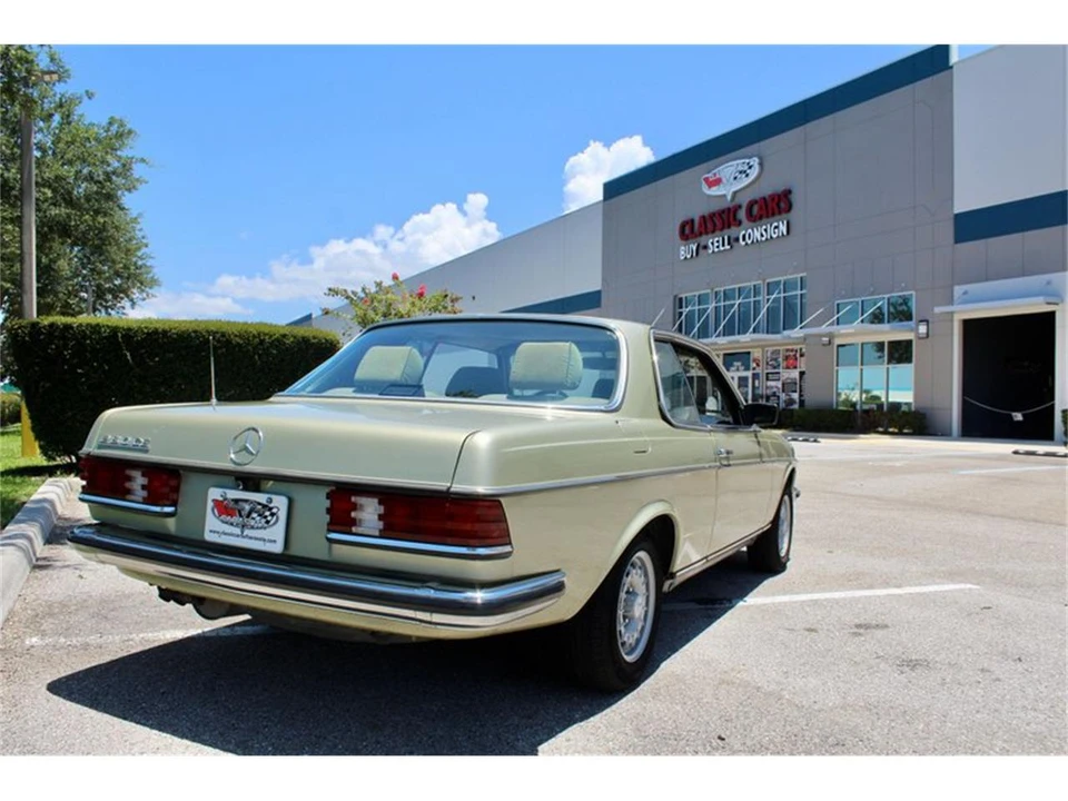 1982 Mercedes-Benz W123 Coupe (C123) - Image 11 of 31