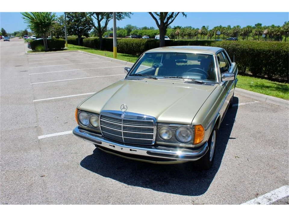 1982 Mercedes-Benz W123 Coupe (C123) - Image 20 of 31