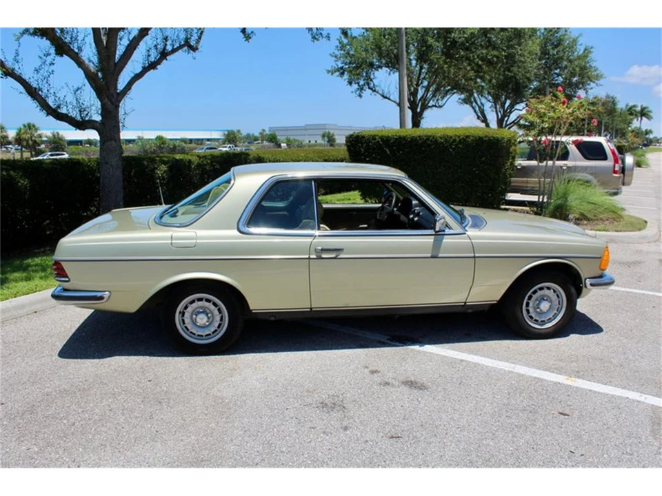 1982 Mercedes-Benz W123 Coupe (C123) - Image 14 of 31