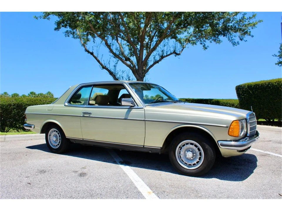 1982 Mercedes-Benz W123 Coupe (C123) - Image 3 of 31