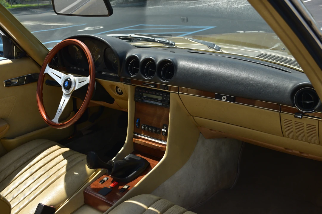 1982 Mercedes-Benz R107 SL-Class - Image 13 of 18