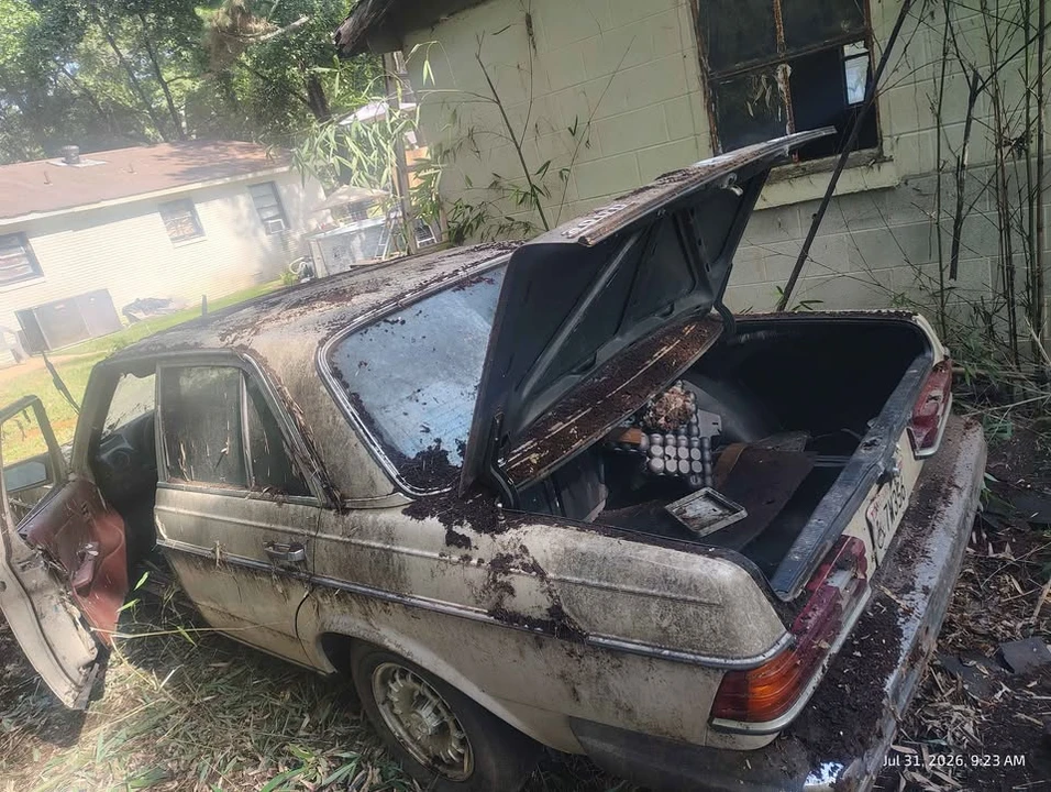 1982 Mercedes-Benz W123 Sedan - Image 2 of 6