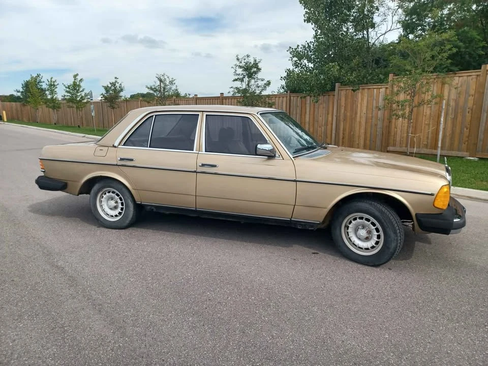 1982 Mercedes-Benz - Image 4 of 11