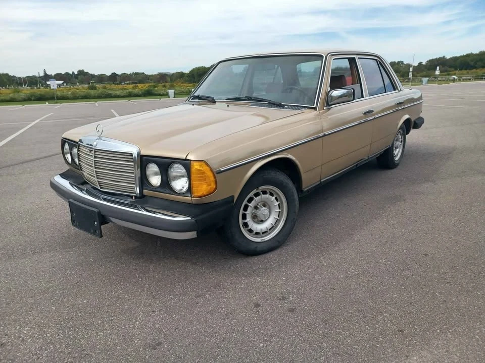 1982 Mercedes-Benz - Image 2 of 11