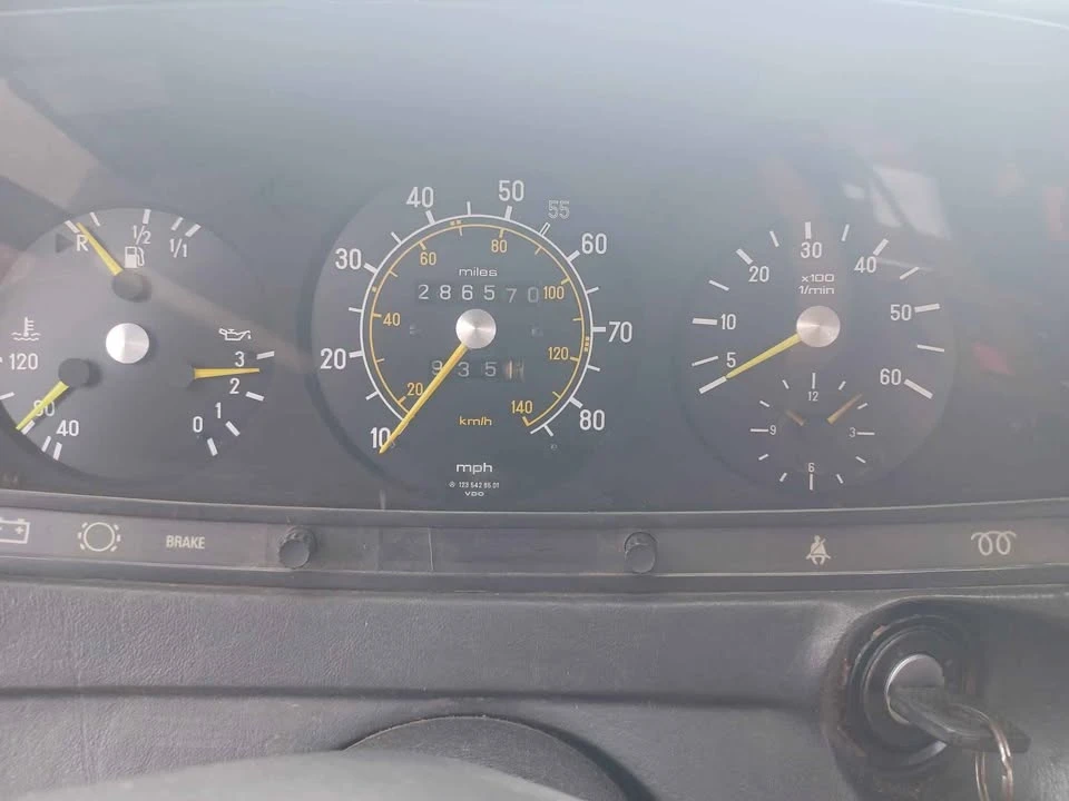 1982 Mercedes-Benz - Image 9 of 11