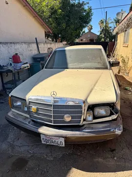1982 Mercedes-Benz 300 SD Sedan 4D