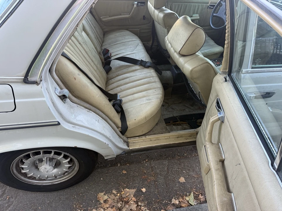 1982 Mercedes-Benz 190E - Image 13 of 15