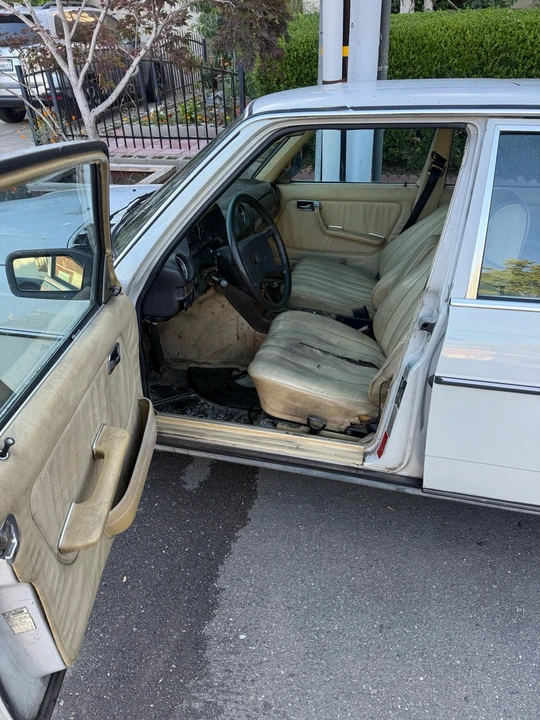 1982 Mercedes-Benz 190E - Image 11 of 15