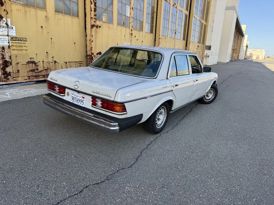 1982 Mercedes-Benz 190E - Image 3 of 15