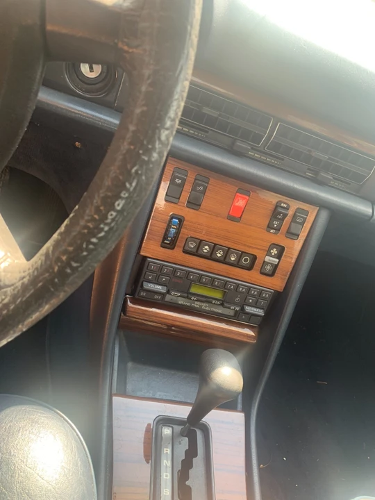 1982 Mercedes-Benz W126 S-Class Sedan - Image 10 of 19