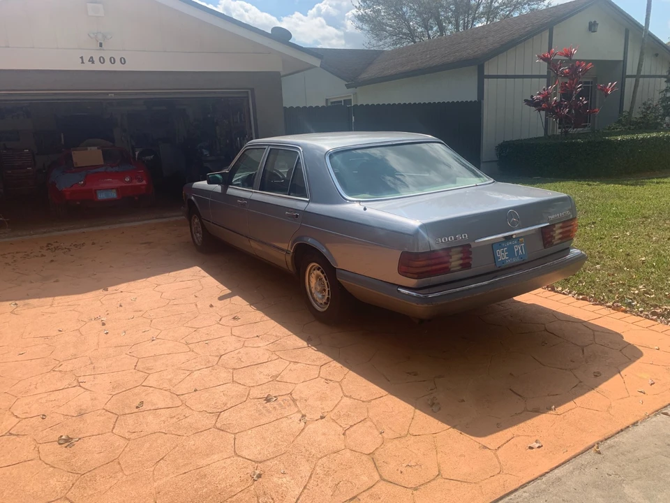 1982 Mercedes-Benz W126 S-Class Sedan - Image 2 of 19