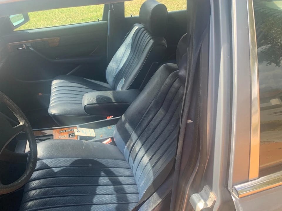 1982 Mercedes-Benz W126 S-Class Sedan - Image 6 of 19