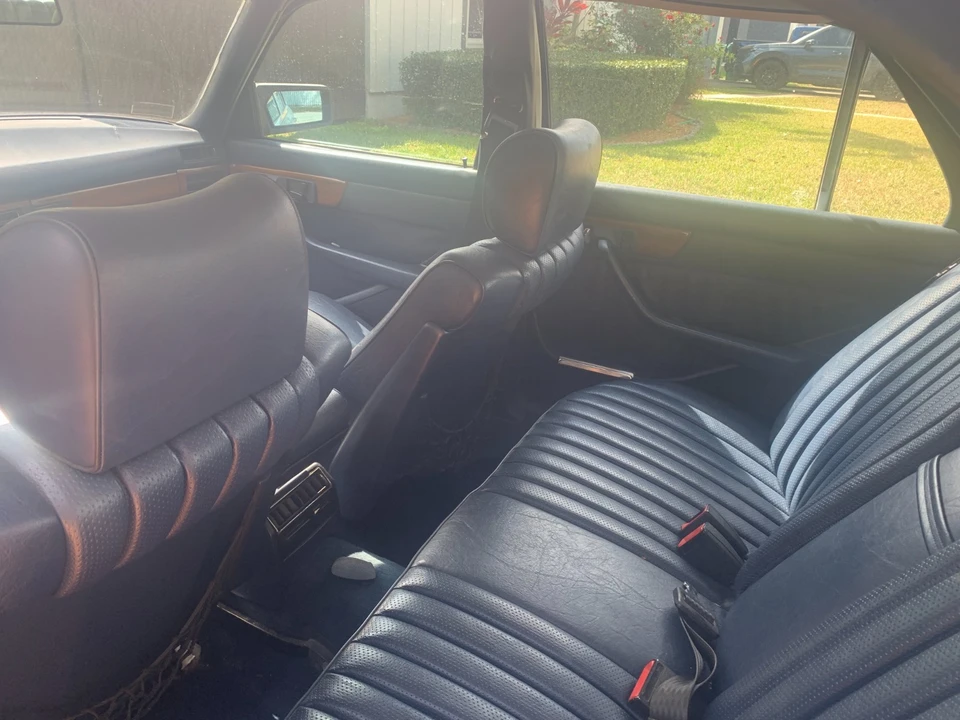 1982 Mercedes-Benz W126 S-Class Sedan - Image 15 of 19