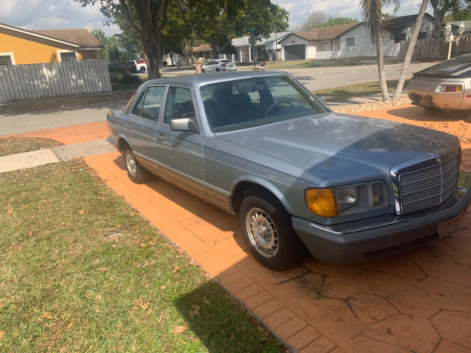 1982 Mercedes-Benz W126 S-Class Sedan - Image 4 of 19