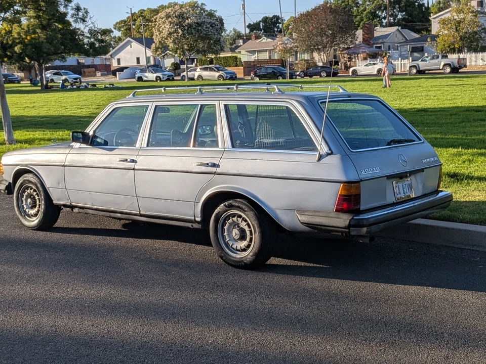 1982 Mercedes-Benz 190E - Image 6 of 31