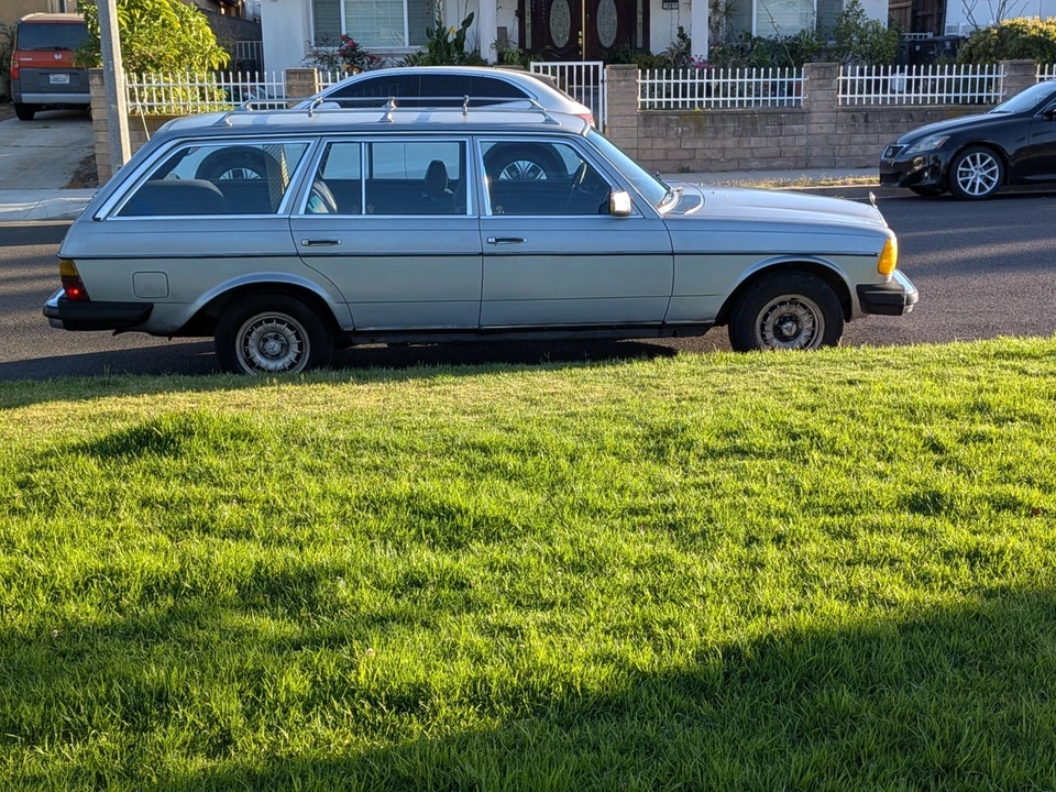 1982 Mercedes-Benz 190E - Image 4 of 31