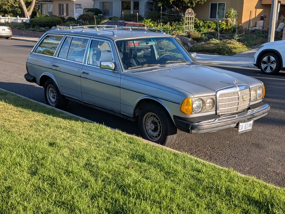 1982 Mercedes-Benz 190E - Image 7 of 31
