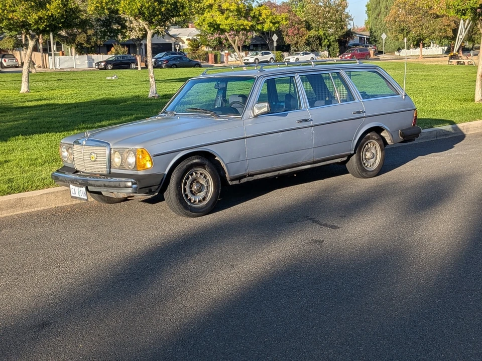 1982 Mercedes-Benz 190E - Image 13 of 31
