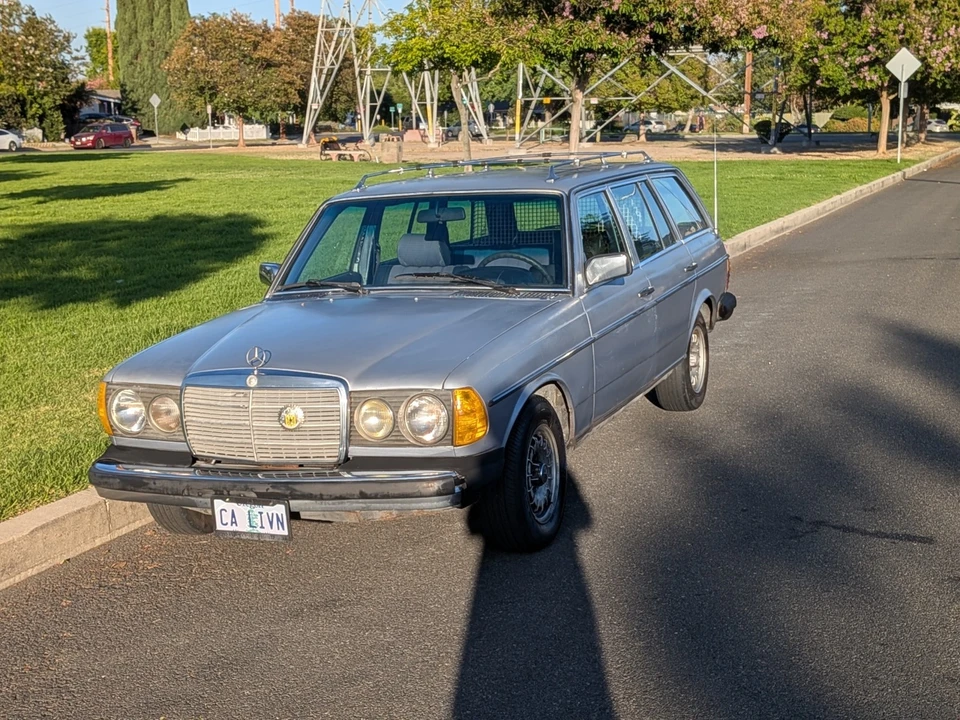 1982 Mercedes-Benz 190E - Image 11 of 31