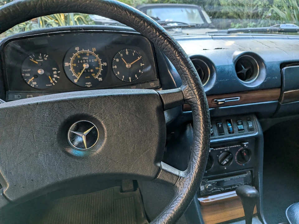 1982 Mercedes-Benz 190E - Image 17 of 31