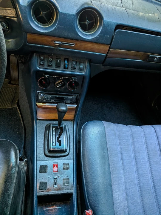 1982 Mercedes-Benz 190E - Image 18 of 31