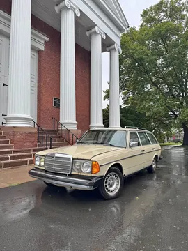 1982 Mercedes-Benz 300 TE Wagon 4D