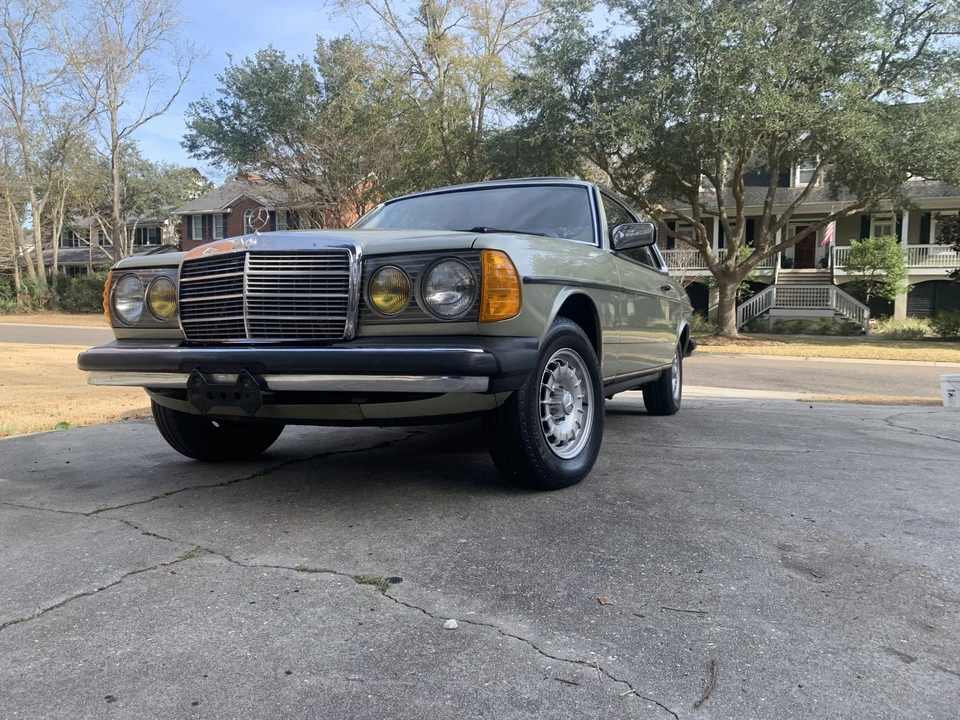 1982 Mercedes-Benz W123 Coupe (C123) - Image 3 of 31