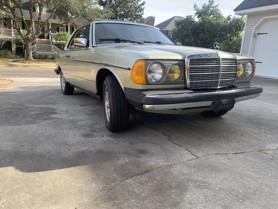 1982 Mercedes-Benz W123 Coupe (C123) - Image 8 of 31