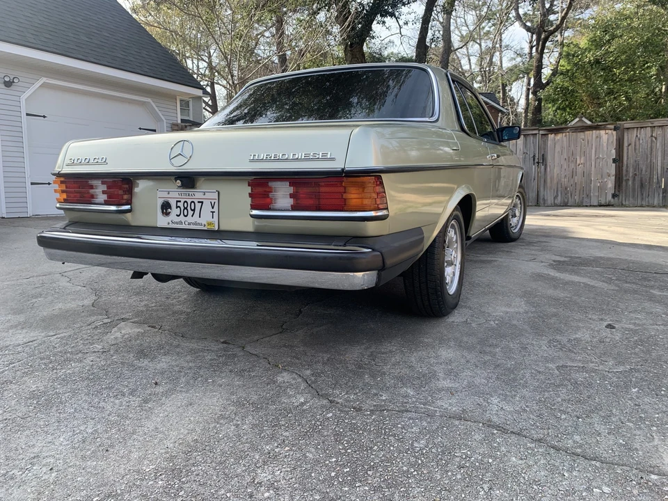 1982 Mercedes-Benz W123 Coupe (C123) - Image 13 of 31