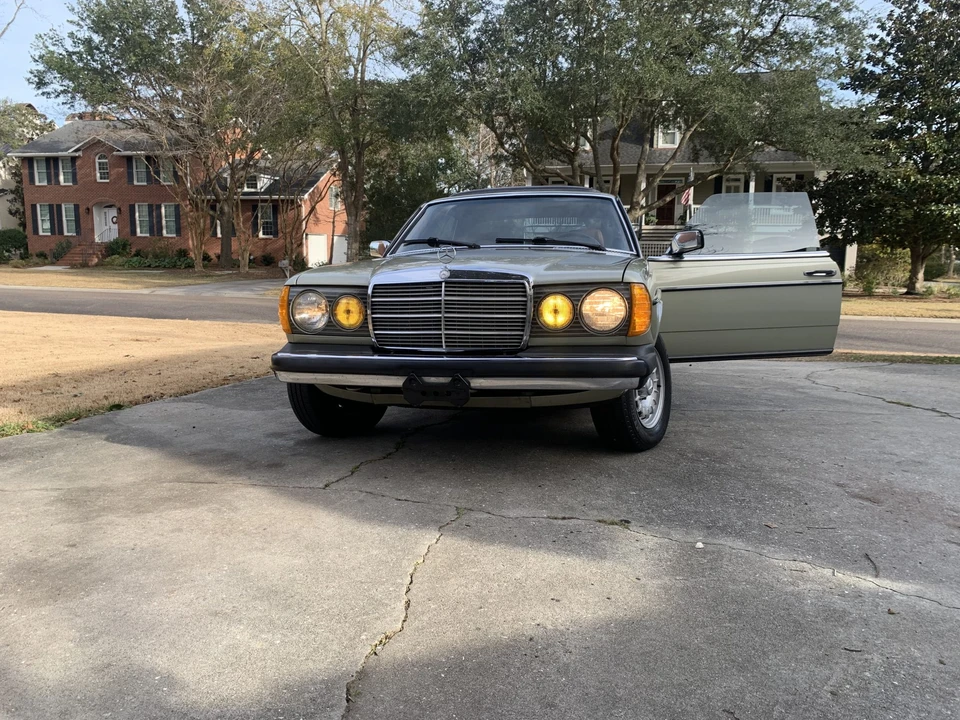 1982 Mercedes-Benz W123 Coupe (C123) - Image 25 of 31