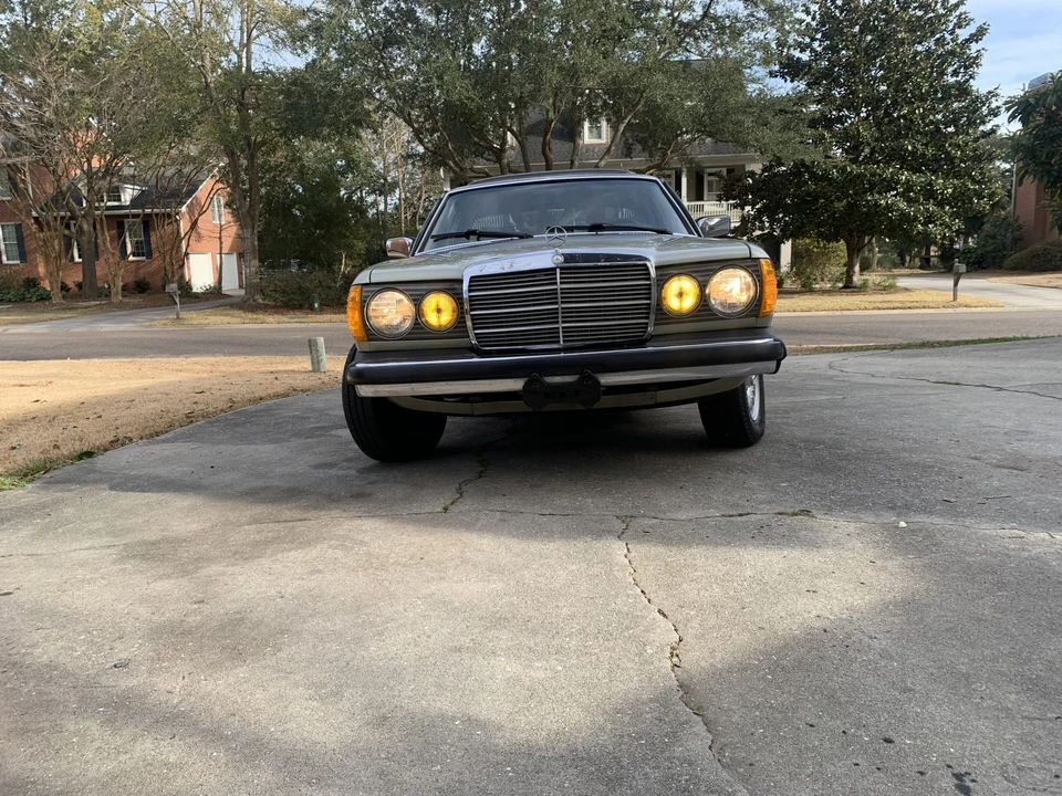 1982 Mercedes-Benz W123 Coupe (C123) - Image 24 of 31