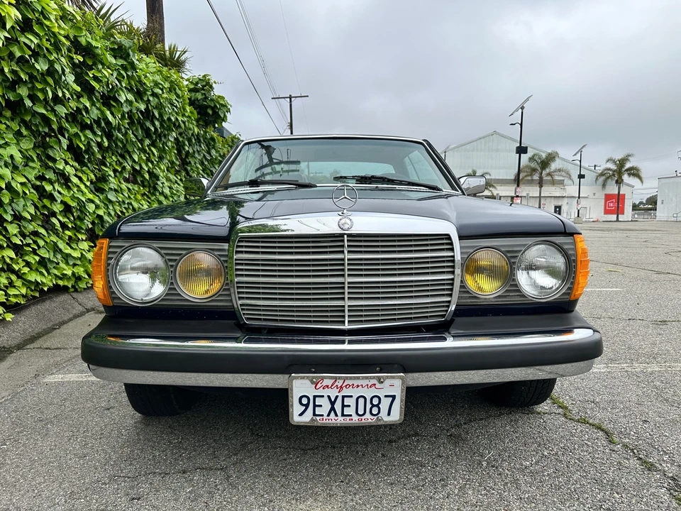 1982 Mercedes-Benz W123 Coupe (C123) - Image 8 of 31