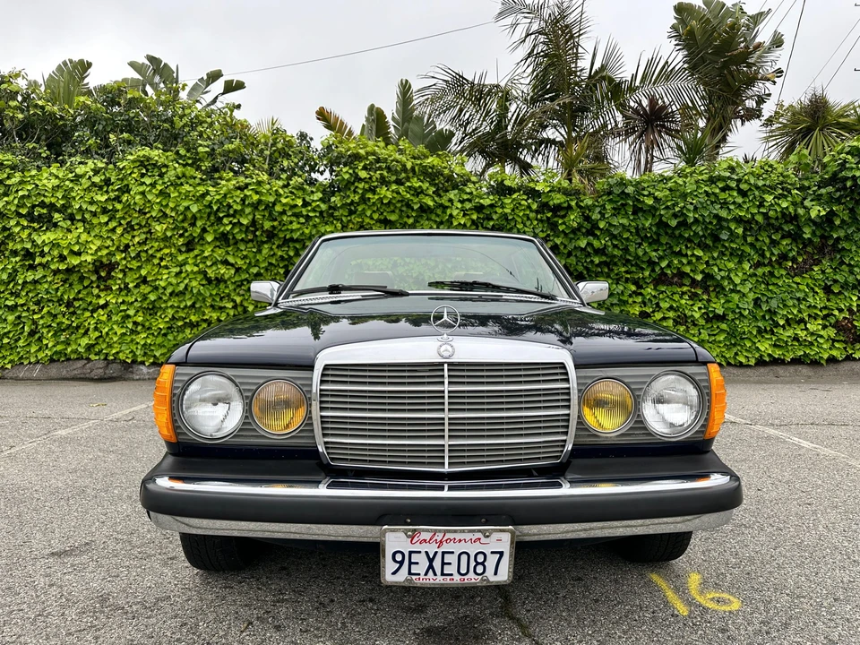 1982 Mercedes-Benz W123 Coupe (C123) - Image 7 of 31
