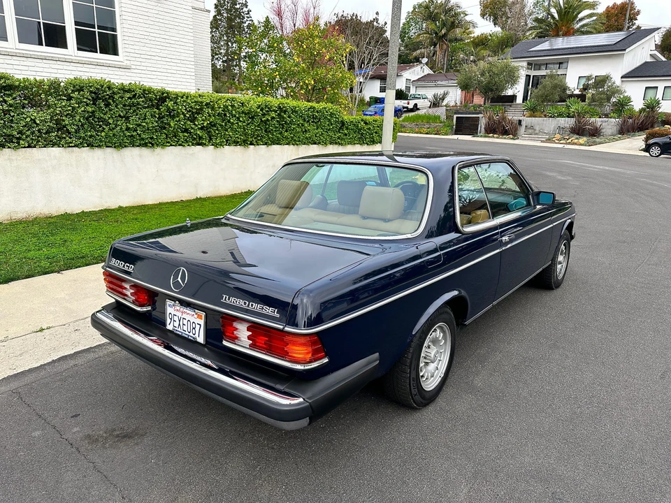 1982 Mercedes-Benz W123 Coupe (C123) - Image 11 of 31