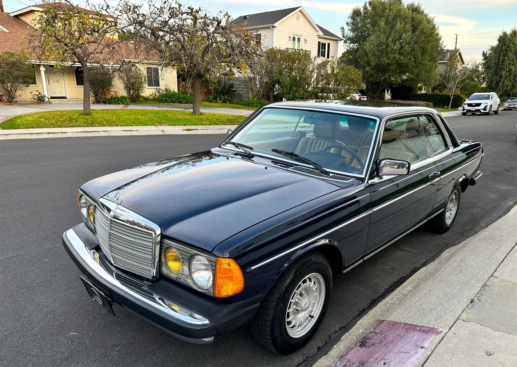 1982 Mercedes-Benz W123 Coupe (C123) - Image 2 of 31