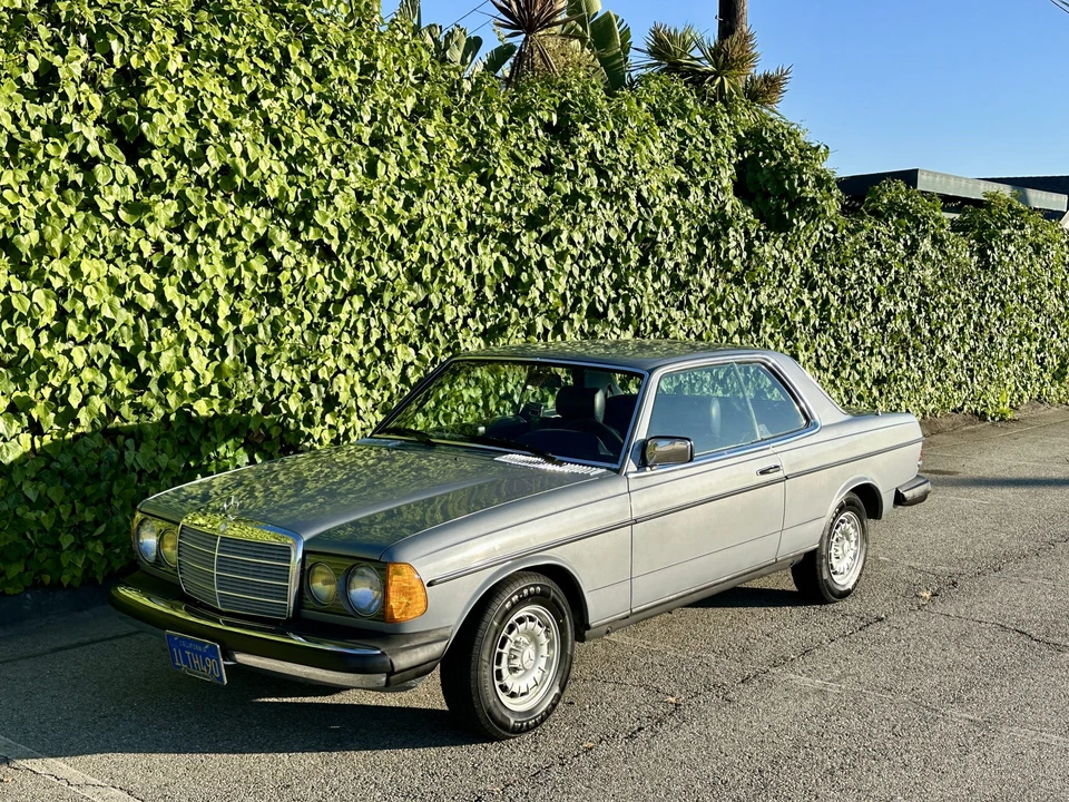 1982 Mercedes-Benz W123 Coupe (C123) - Image 2 of 31