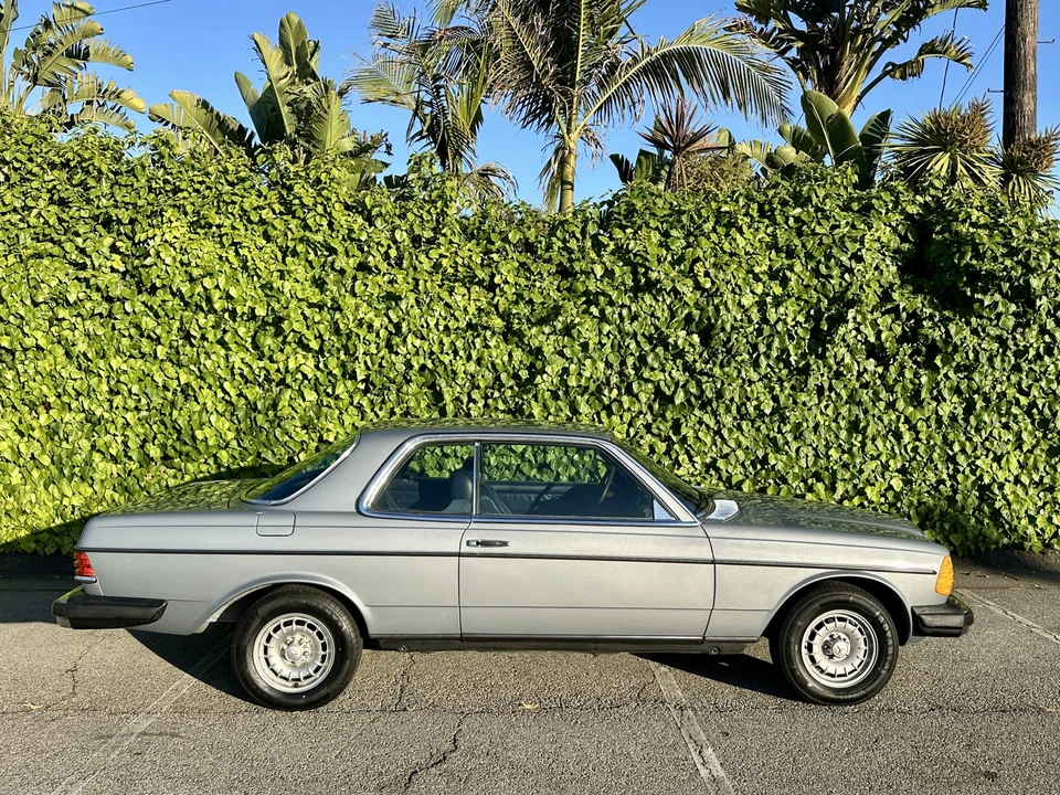 1982 Mercedes-Benz W123 Coupe (C123) - Image 13 of 31
