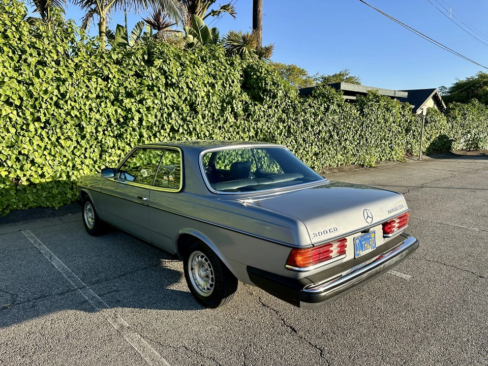 1982 Mercedes-Benz W123 Coupe (C123) - Image 8 of 31