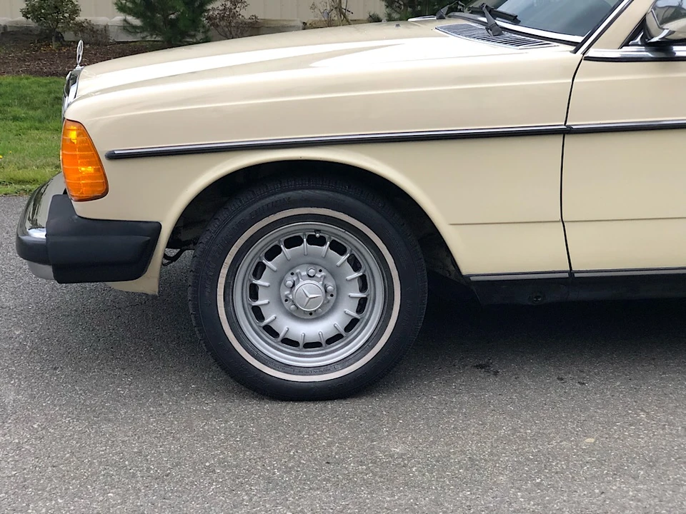 1982 Mercedes-Benz W123 Coupe (C123) - Image 19 of 31