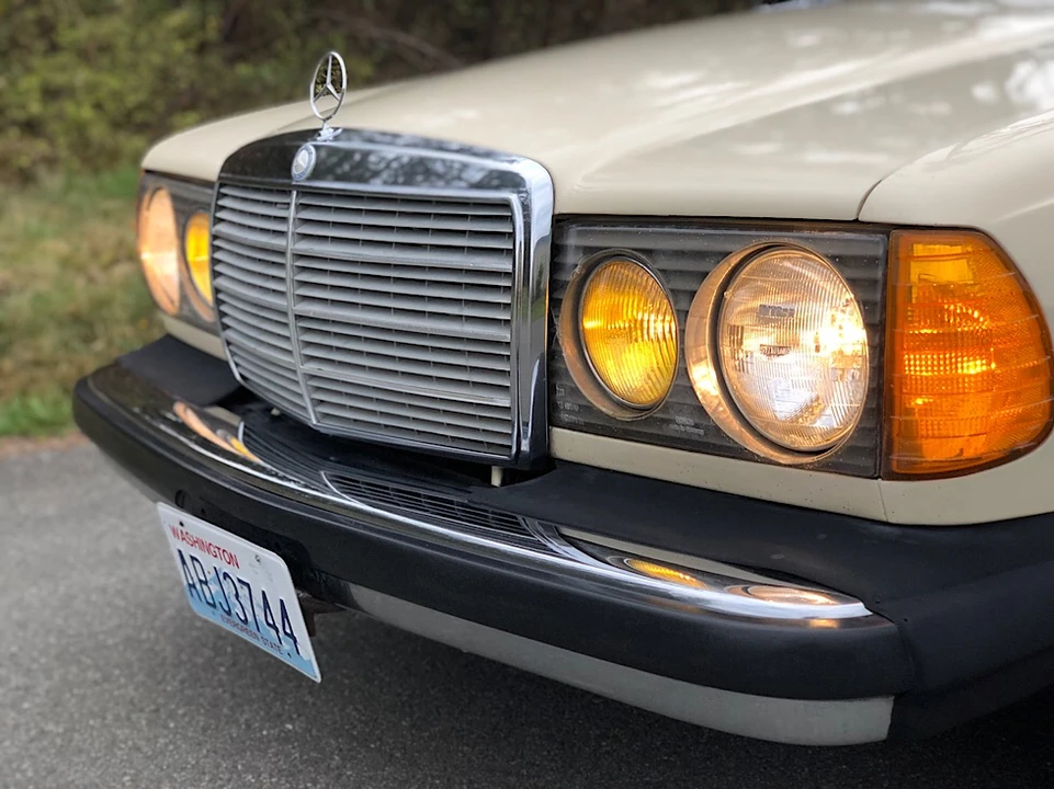 1982 Mercedes-Benz W123 Coupe (C123) - Image 17 of 31