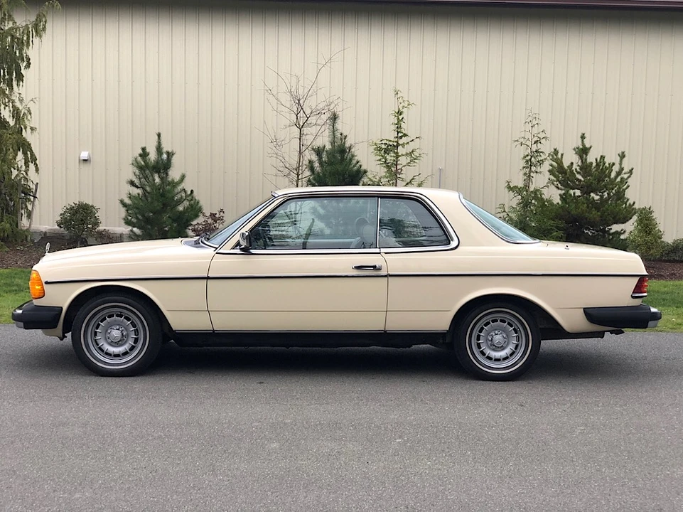 1982 Mercedes-Benz W123 Coupe (C123) - Image 10 of 31