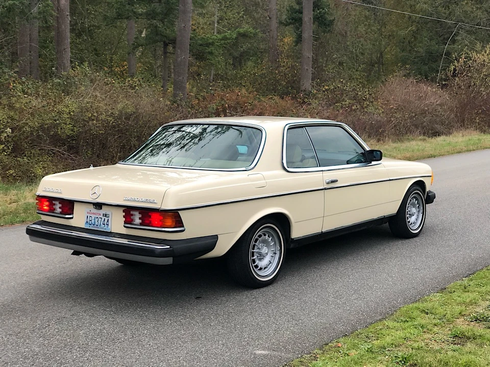 1982 Mercedes-Benz W123 Coupe (C123) - Image 8 of 31
