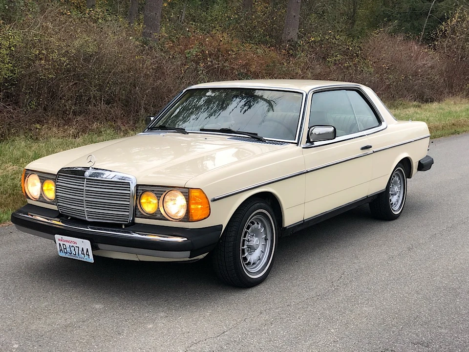 1982 Mercedes-Benz W123 Coupe (C123) - Image 7 of 31