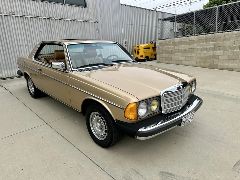 1982 Mercedes-Benz W123 Coupe (C123) - Image 25 of 31