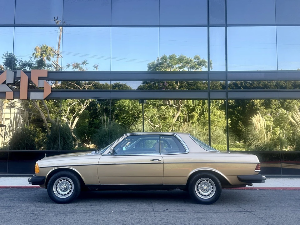 1982 Mercedes-Benz W123 Coupe (C123) - Image 4 of 31