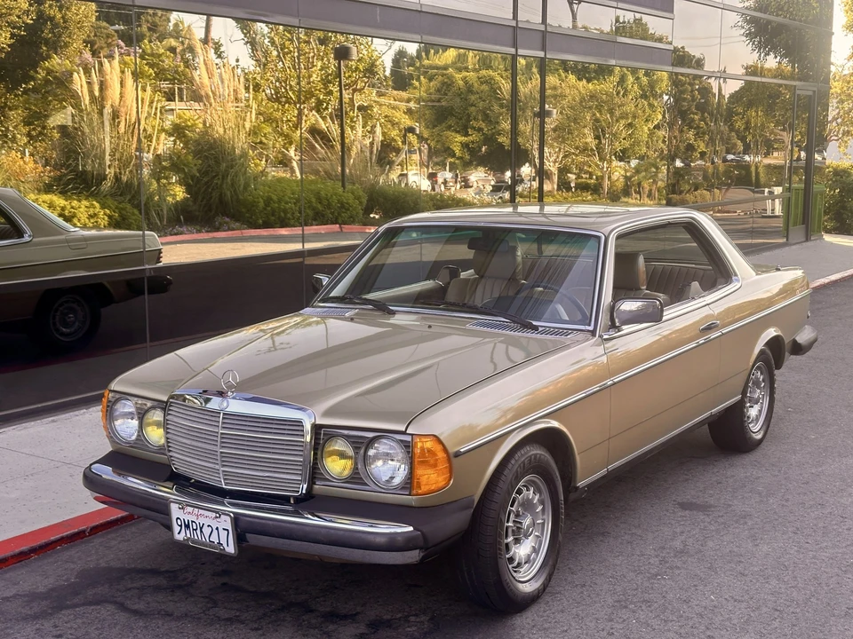 1982 Mercedes-Benz W123 Coupe (C123) - Image 2 of 31