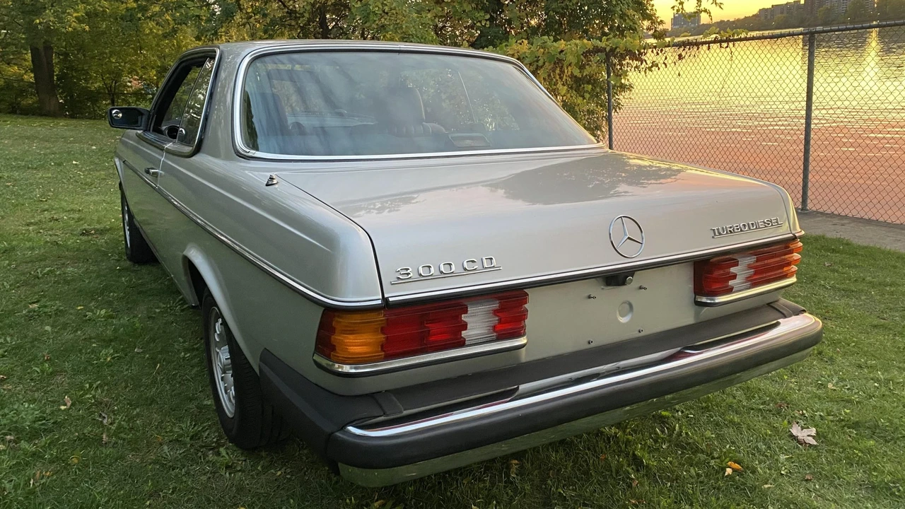 1982 Mercedes-Benz W123 Coupe (C123) - Image 24 of 31